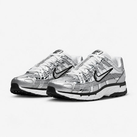 NIKE P6000 Plateado