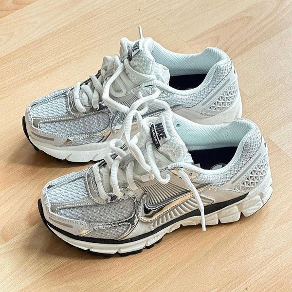 NIKE V2K GRIS PLATEADO