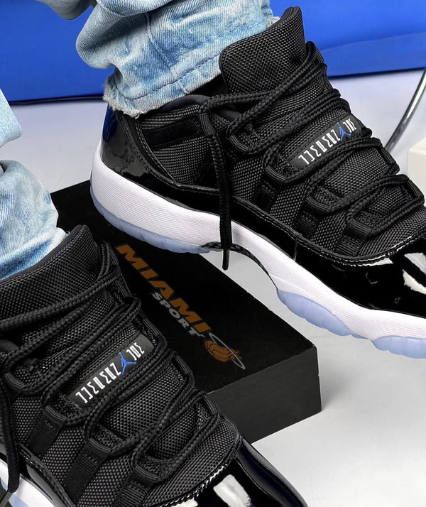 JORDAN RETRO 11 LOW Negro Azul