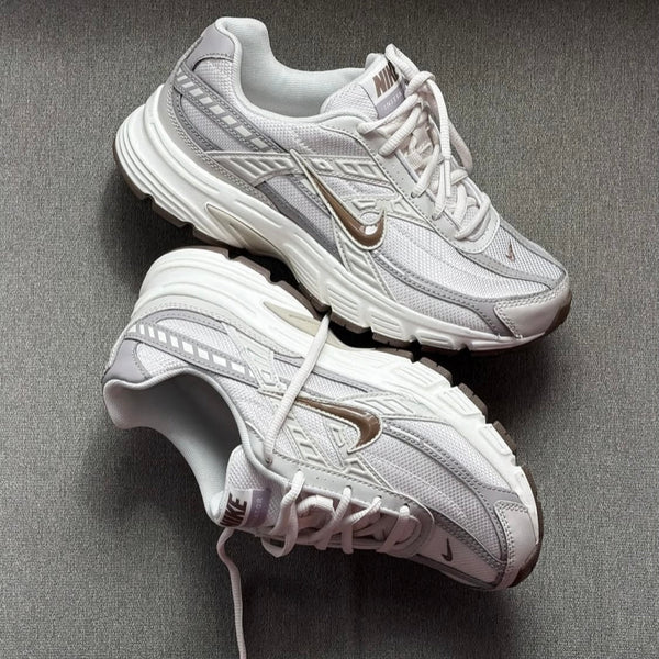 NIKE INIATOR Beige Gris