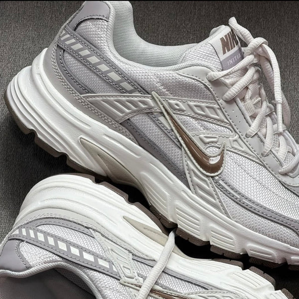 NIKE INIATOR Beige Gris
